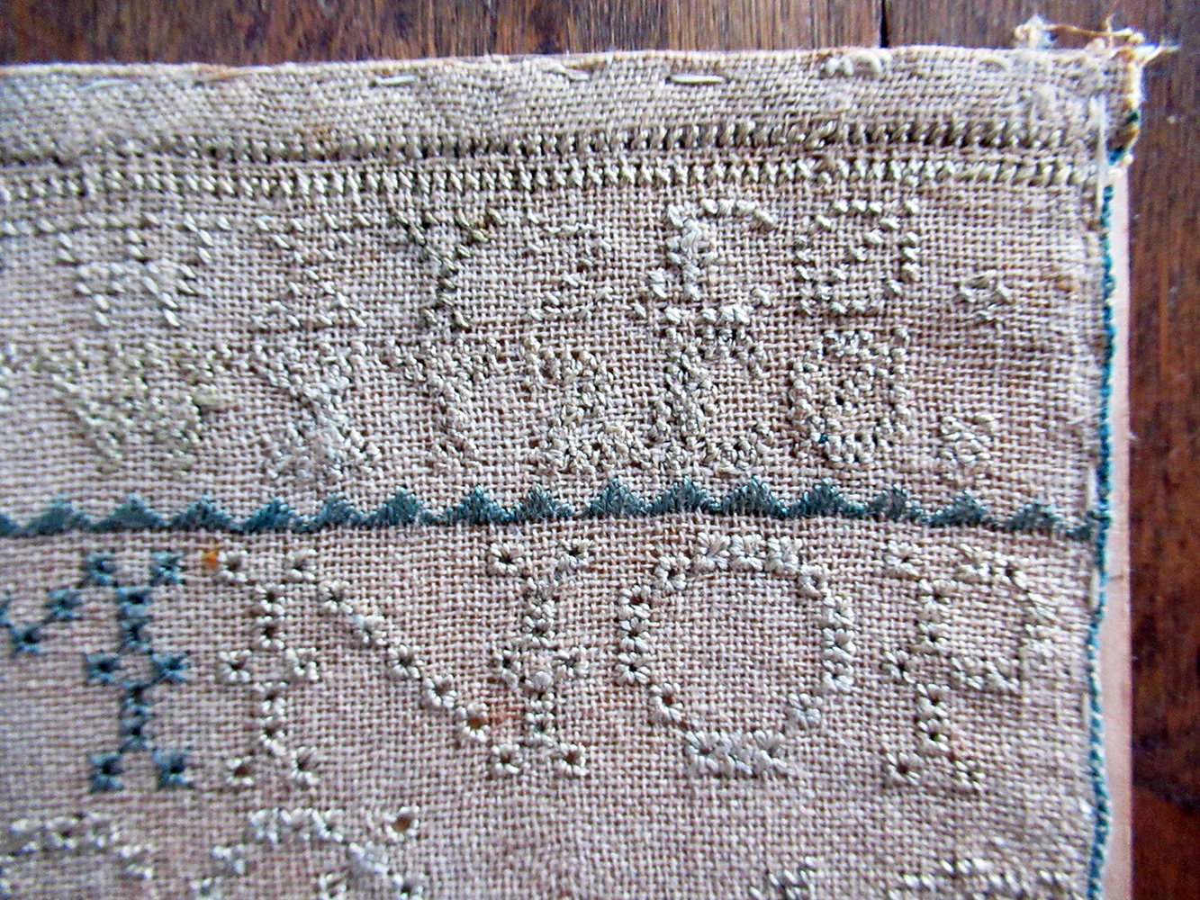 1827 "HOS" Swedish or Norwegian spot motif sampler - Image 10