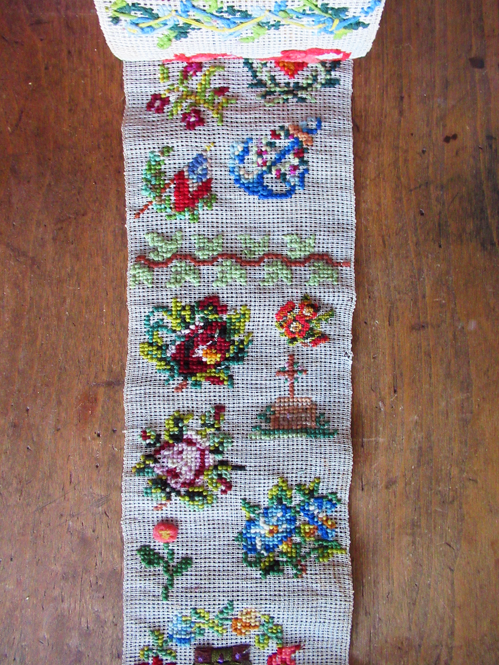 c1850 "Berlin Work" motif sampler 4-3/4 inches wide by 8-1/2 feet long - Image 4