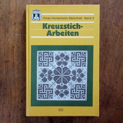 1987 reprint of 1921 book antique German Cross Stitch patterns (Kreuzstich-Arbeiten)