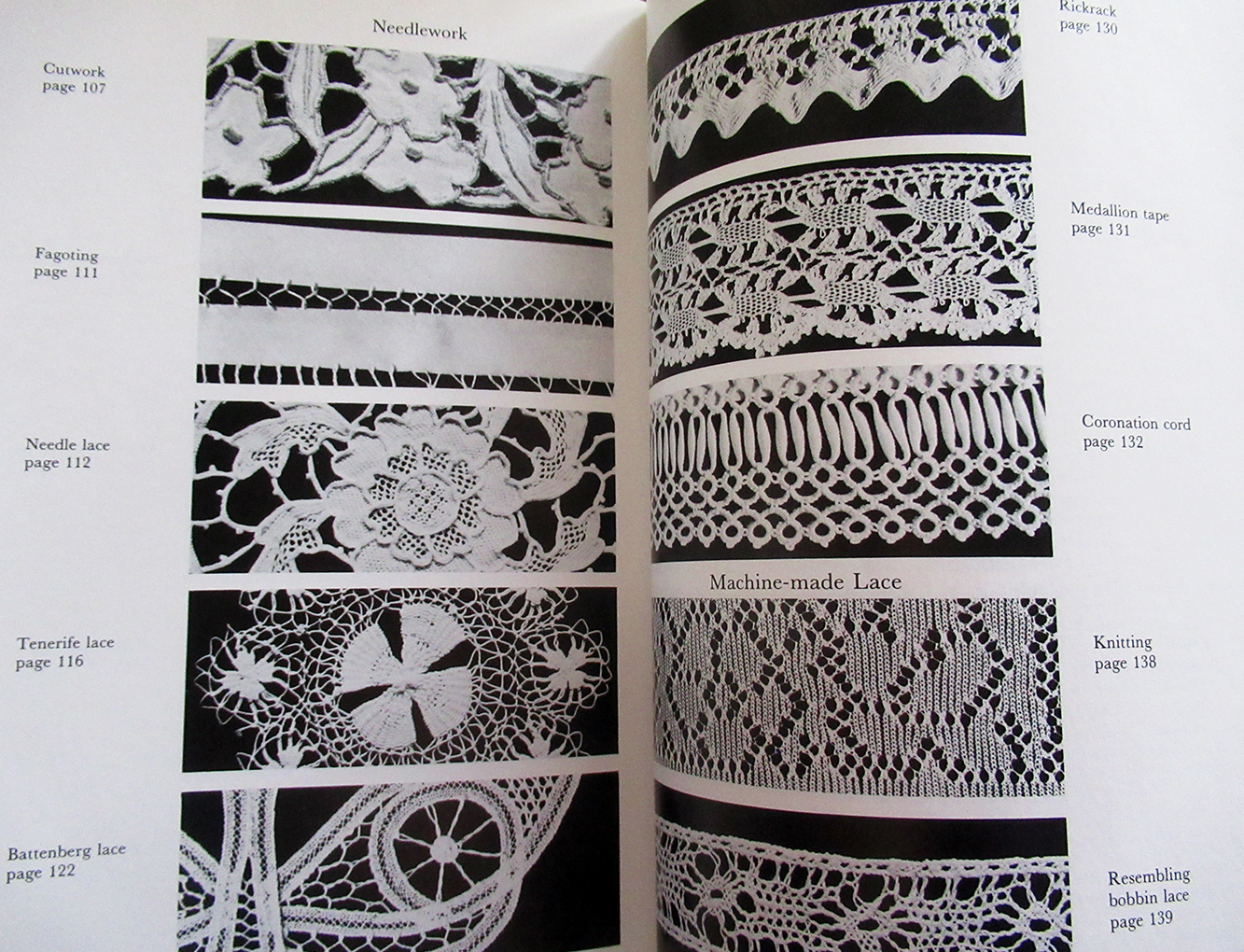 1988 Legacy of Lace by Kathleen Warnick hardcover book - Image 3
