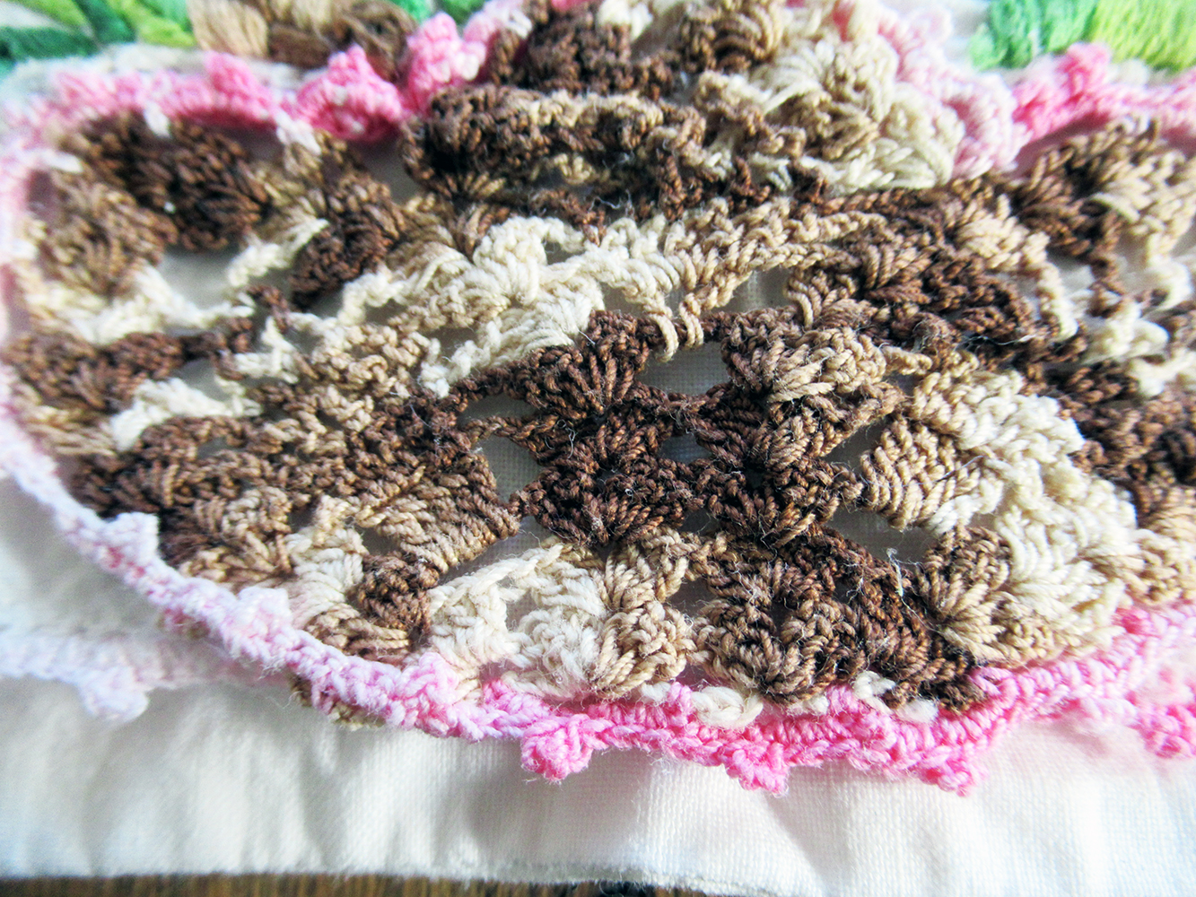 vintage pair hand embroidered & crochet trimmed pillowcases– tulip basket - Image 5